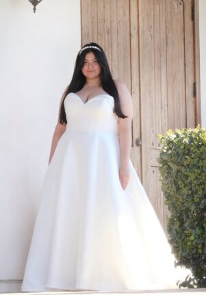 Essense of Australia D3320 plus Ball Gown Wedding Dress