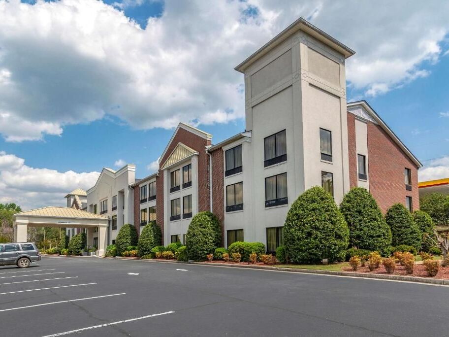 Picture of Comfort Inn & Suites Dahlonega University Area