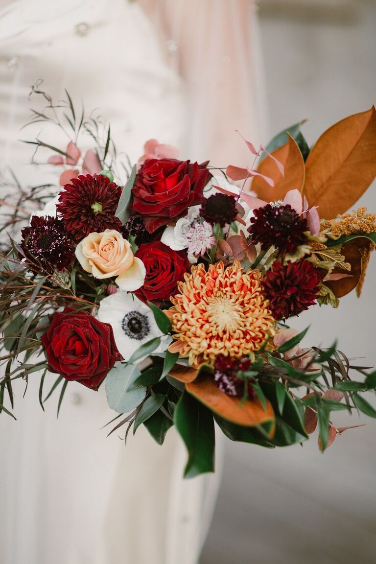 Rustic bouquet with leaves and mums