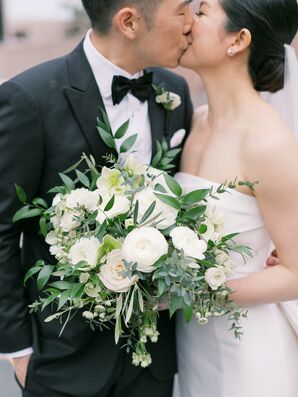 Modern Green-and-White Bouquet for Glam California Wedding
