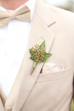 Simple Leaf Boutonniere