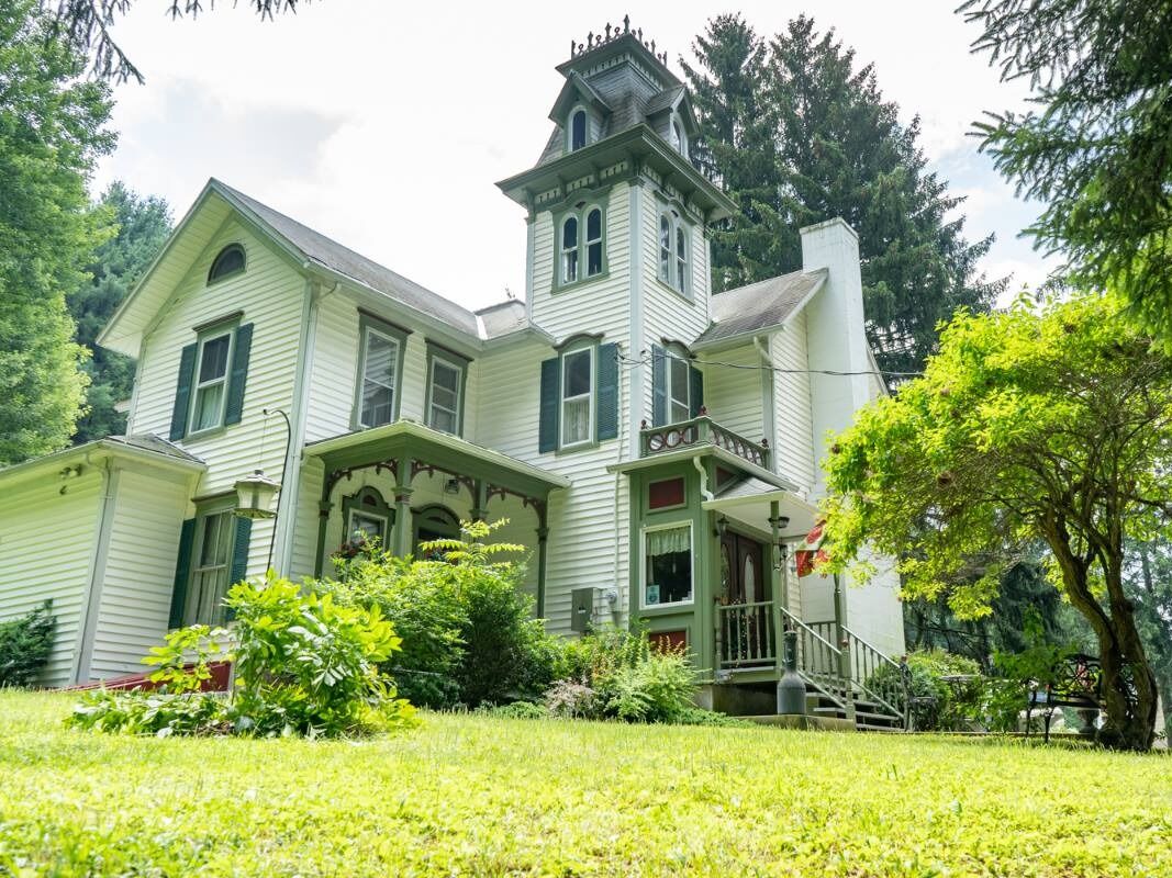 Picture of Twin Spruce Tourist Home