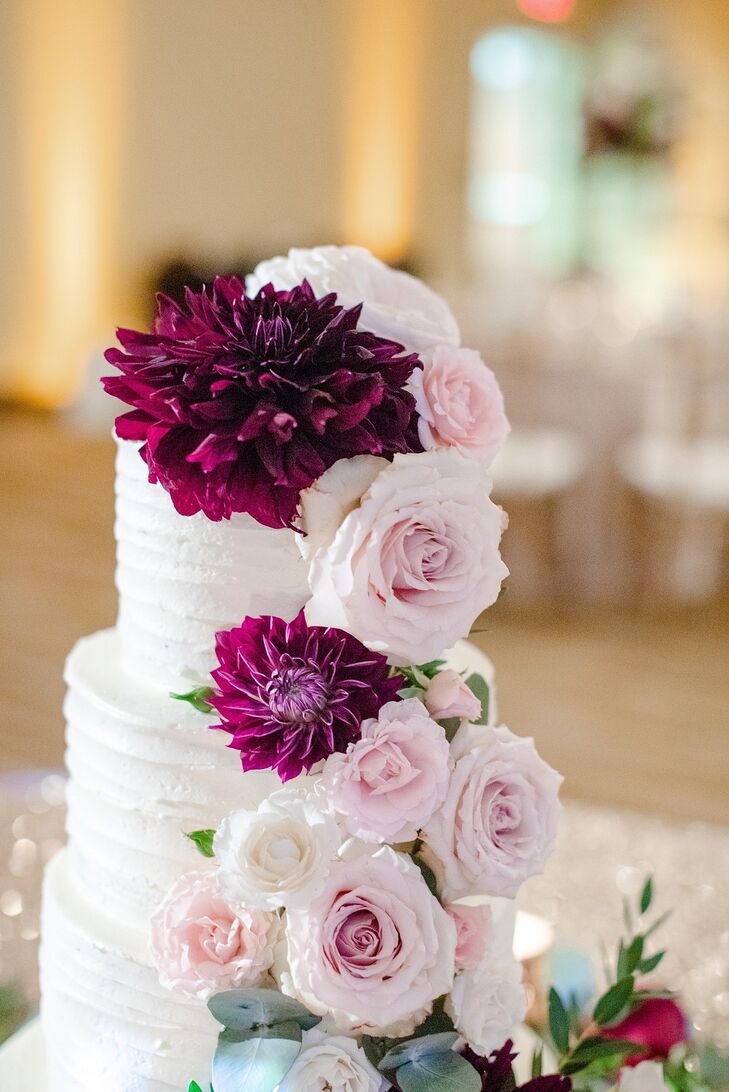 Flower-Clad Wedding Cake at the University of Illinois