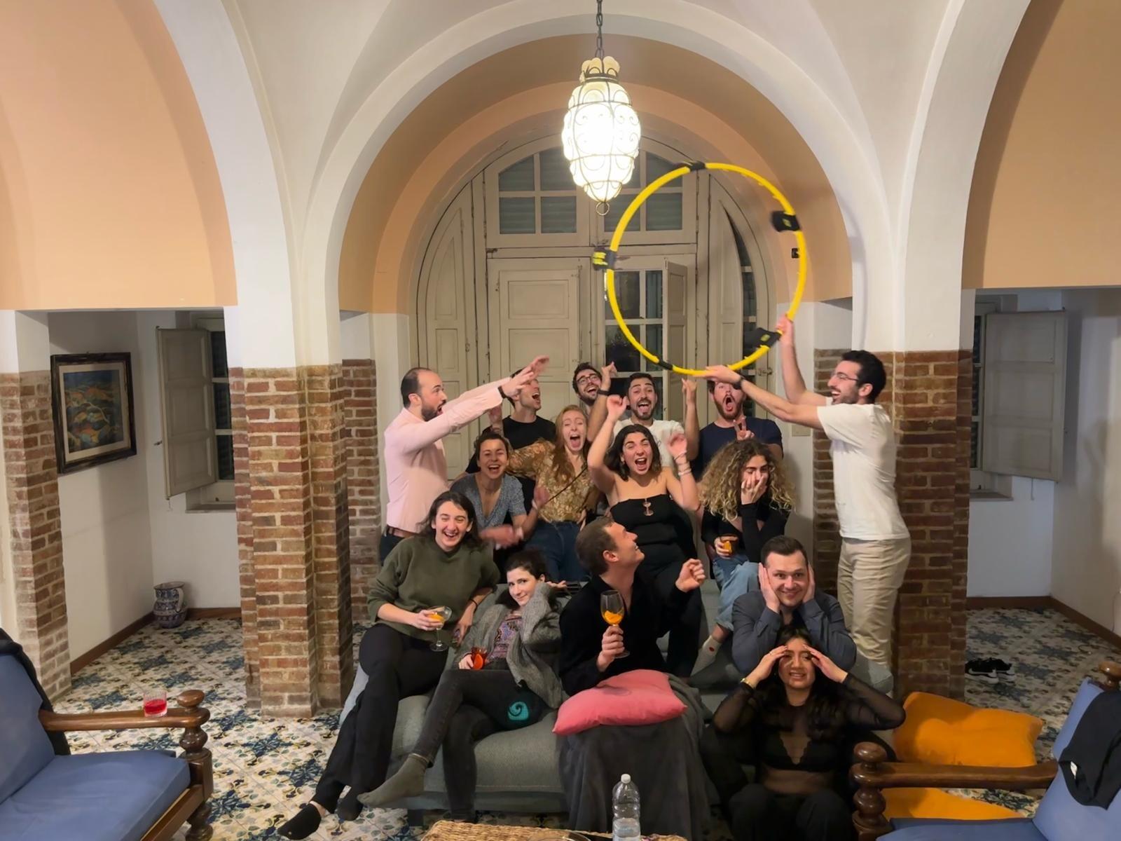 and having friends, old and new, meet each other and form new friendships themselves - et de voir nos amis, anciens et nouveaux, se rencontrer et nouer eux-mêmes de nouvelles amitiés.