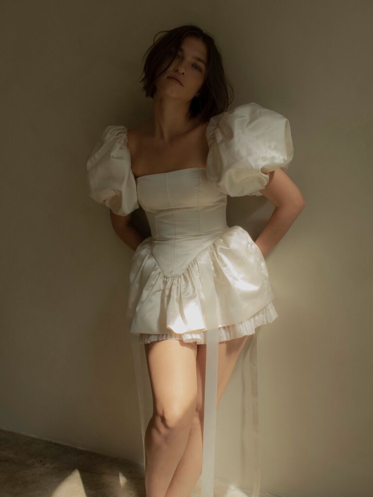 Avant-garde mini wedding dress by Cinq. 