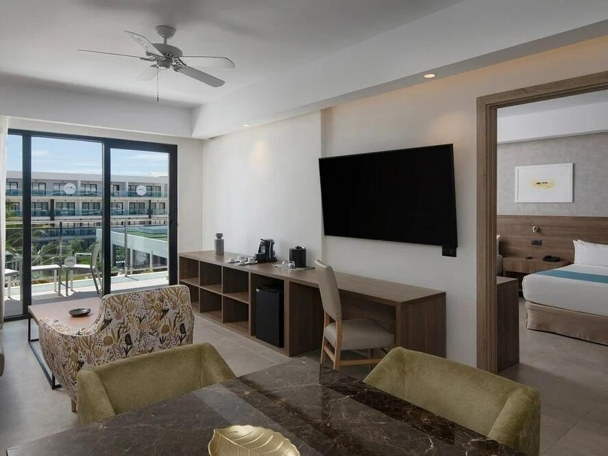 Picture of Luxury Master Suite Family