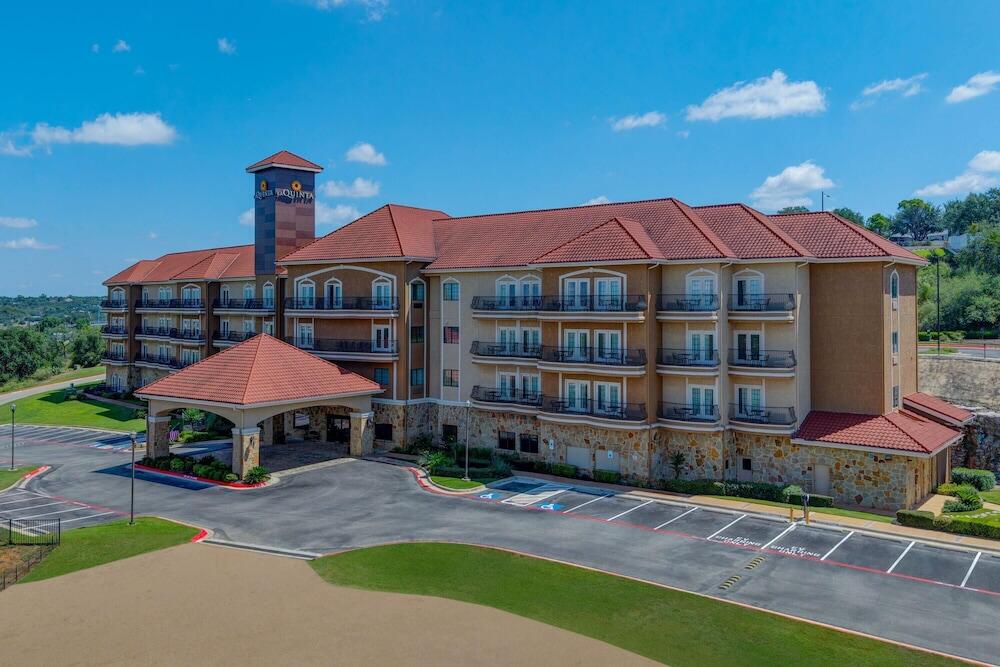 Picture of La Quinta Inn & Suites by Wyndham Marble Falls