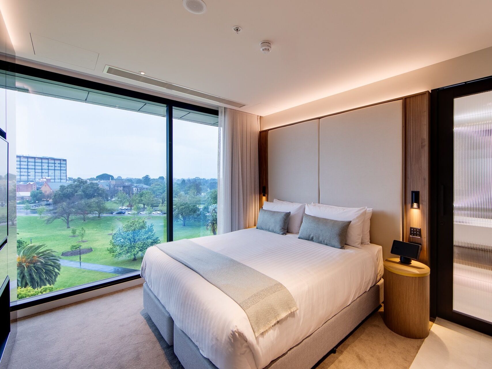 Picture of Oval Hotel