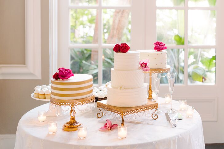The couple treated guests to a variety of different cake options and cupcakes as well as mini milkshakes as a late-night snack.