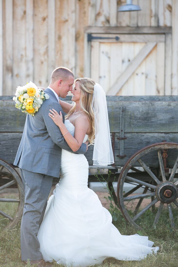 
                                                            Lauren Breault (25 and a project engineer) and Drake Costa (25 and a project manager) se