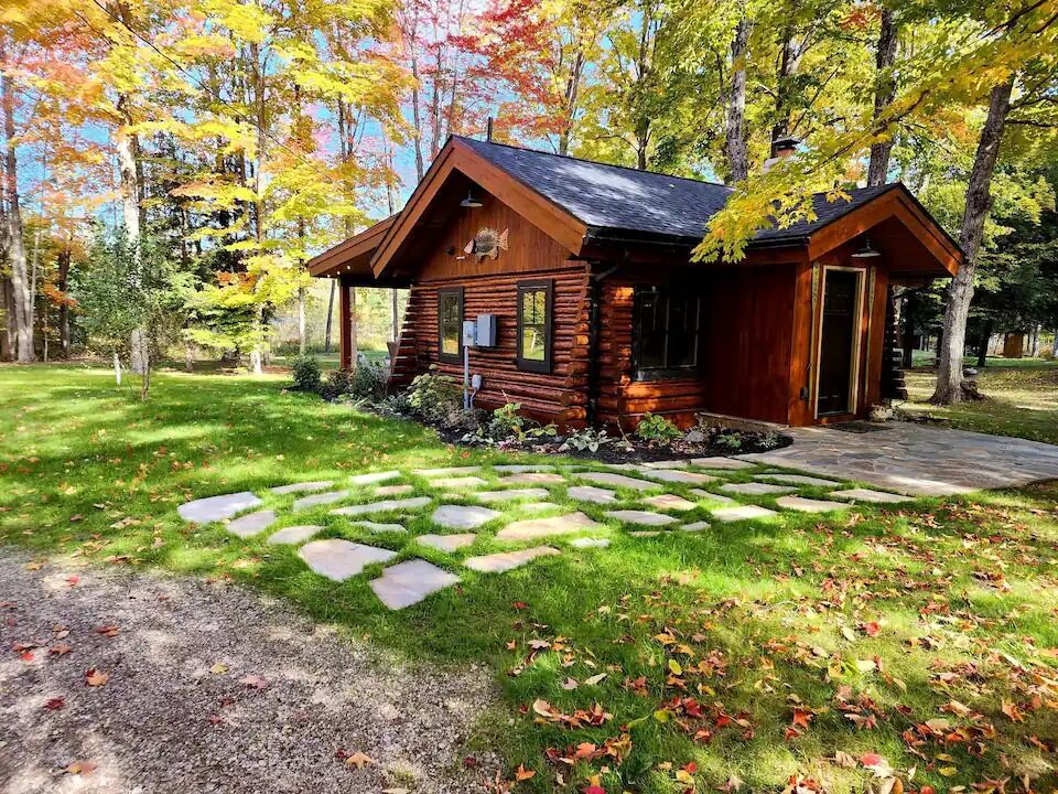 Picture of Six Mile Lake Log Cabin AirB&B