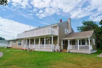 Picture of Cavendish Breeze Inn