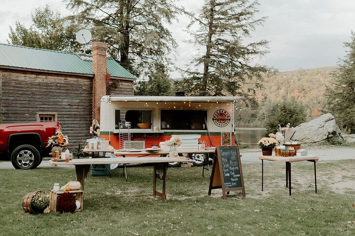 Casual Backyard Reception with Pizza Food Truck