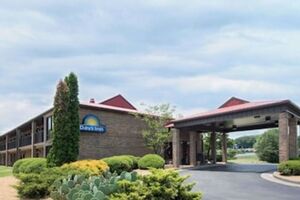 Picture of Days Inn by Wyndham Fort Payne
