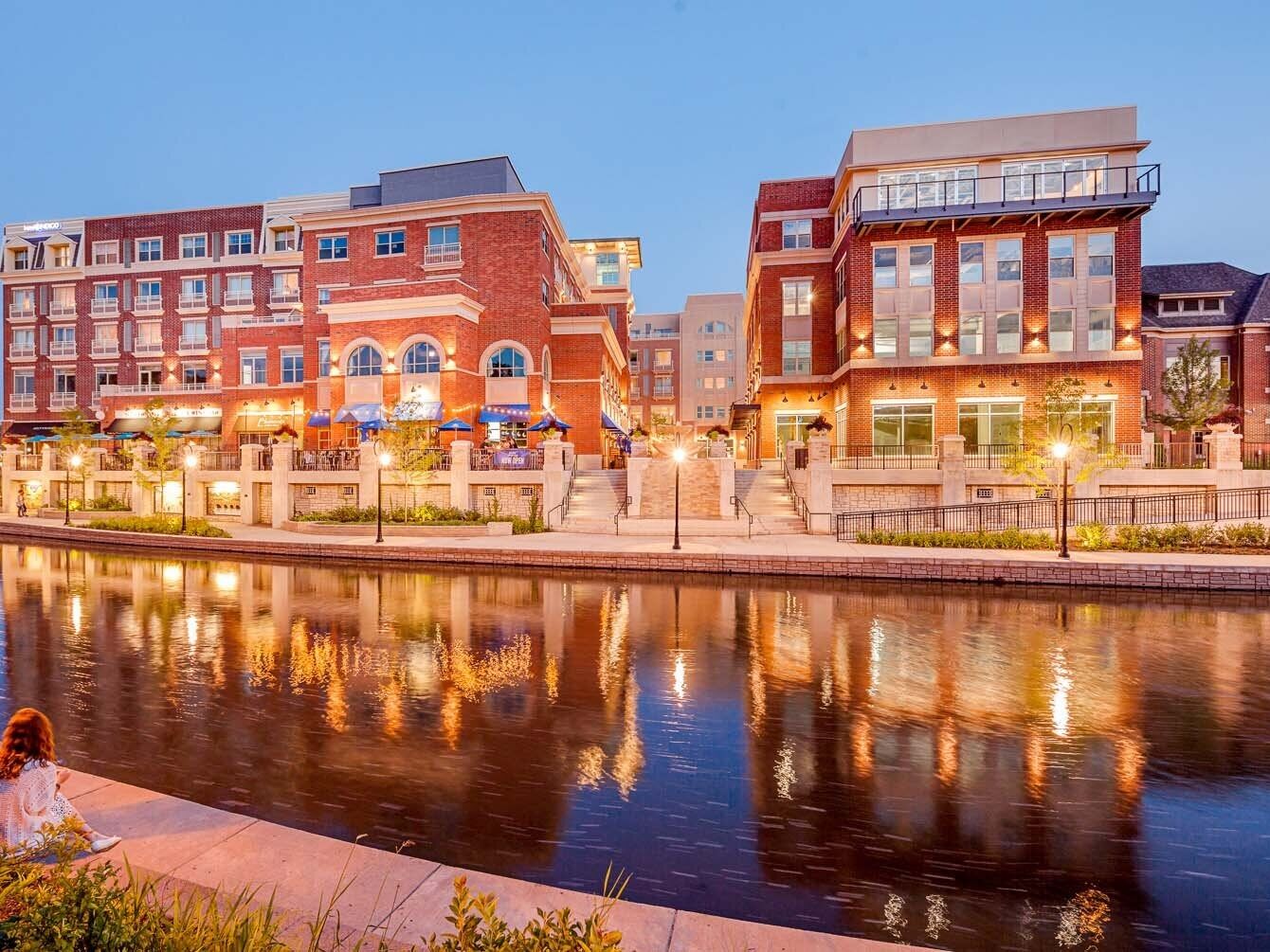 Picture of Experience Downtown Naperville