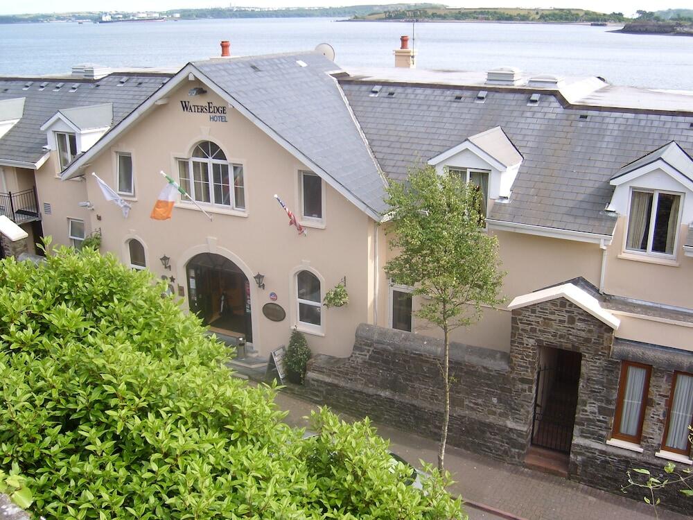Picture of WatersEdge Hotel