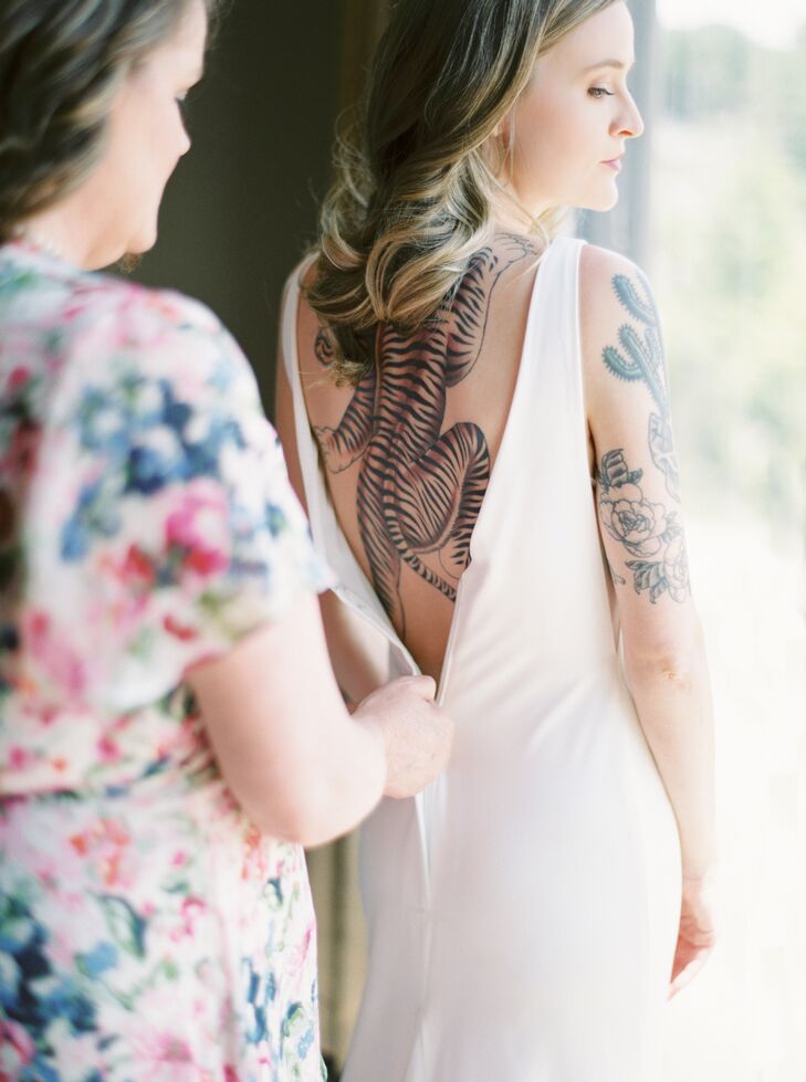 Wedding Dress at Elopement in Bowling Green, Kentucky