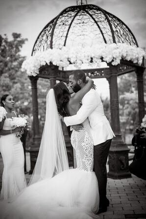 Bride and Groom at the Gramercy at Lakeside Manor