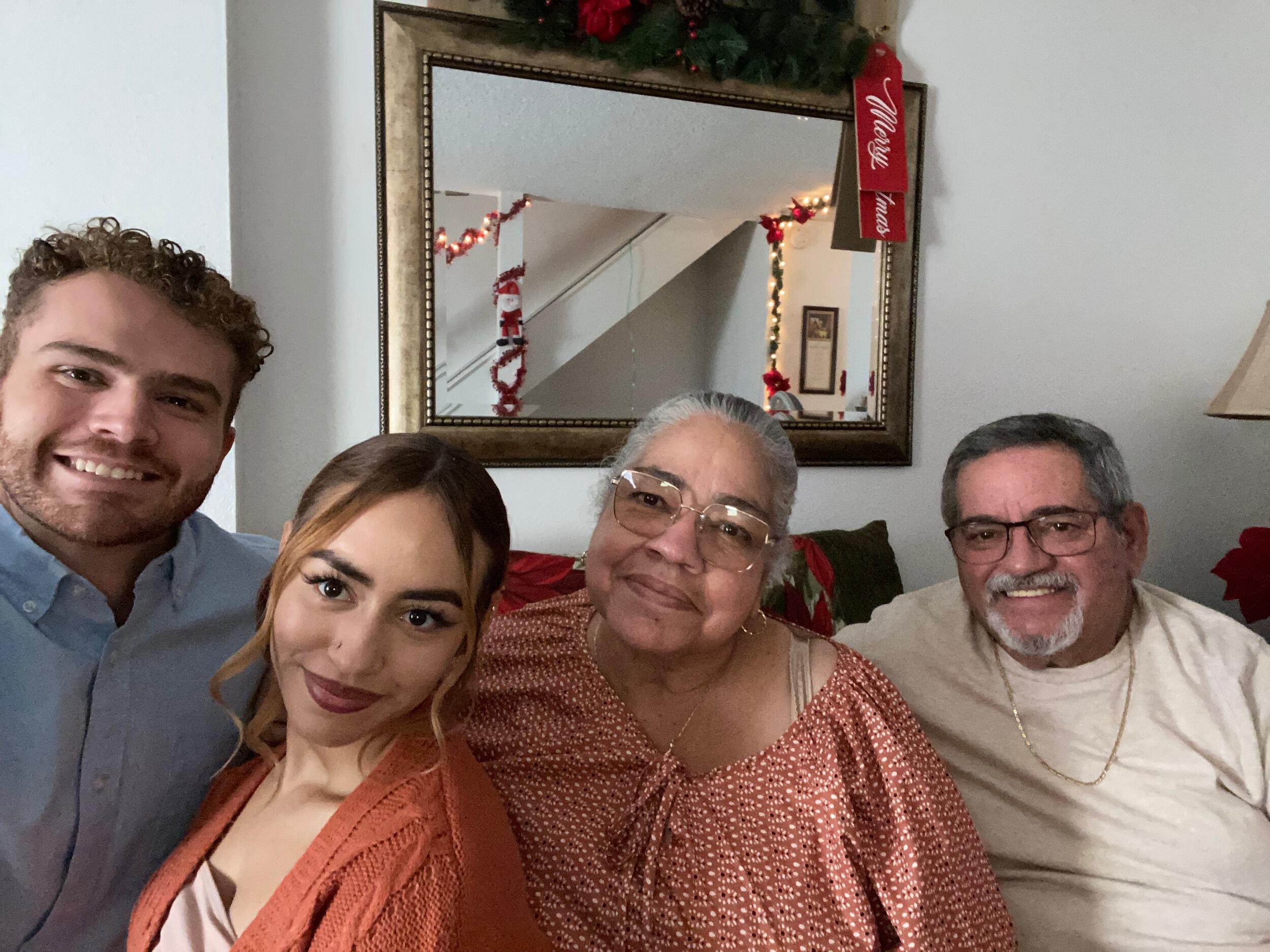 First Puerto Rican Thanksgiving for Nick/Primer Día De Acción De Gracias De Nick al Estilo Puertorriqueño 