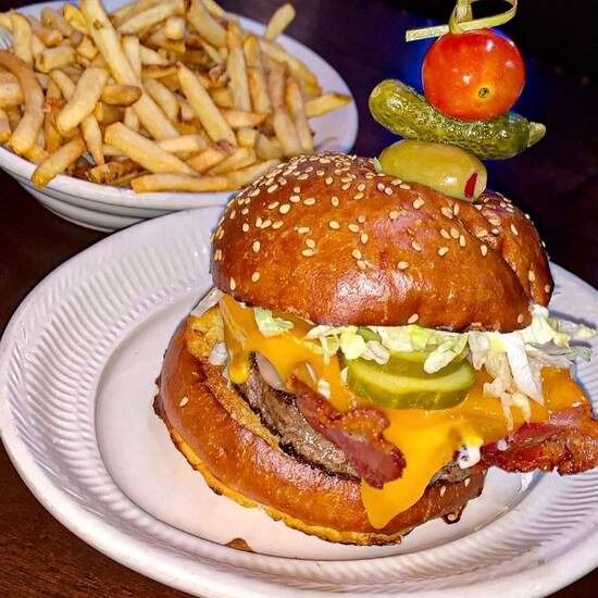 Picture of Luxe Bar & Grill