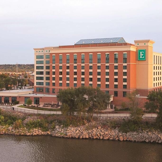 Picture of Embassy Suites by Hilton East Peoria Riverfront Hotel & Conference Center