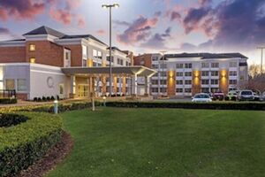 Picture of La Quinta Inn & Suites by Wyndham Williamsburg Historic Area