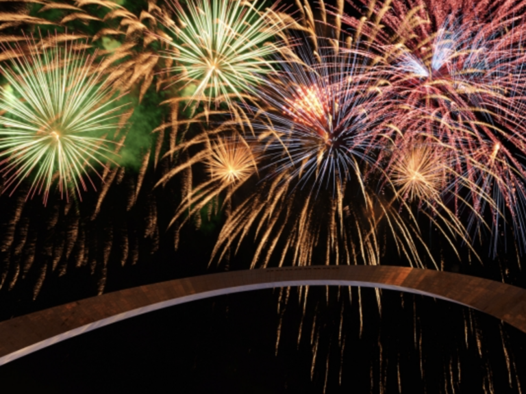 Fireworks for proposal over Four seasons st Louis