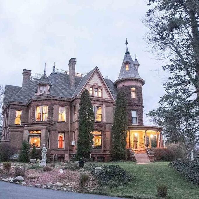 Picture of Henderson Castle