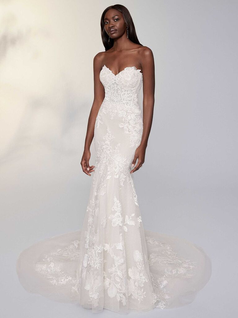 20 Best Petite Wedding Dresses for 2023 | Petite Bridal Guide