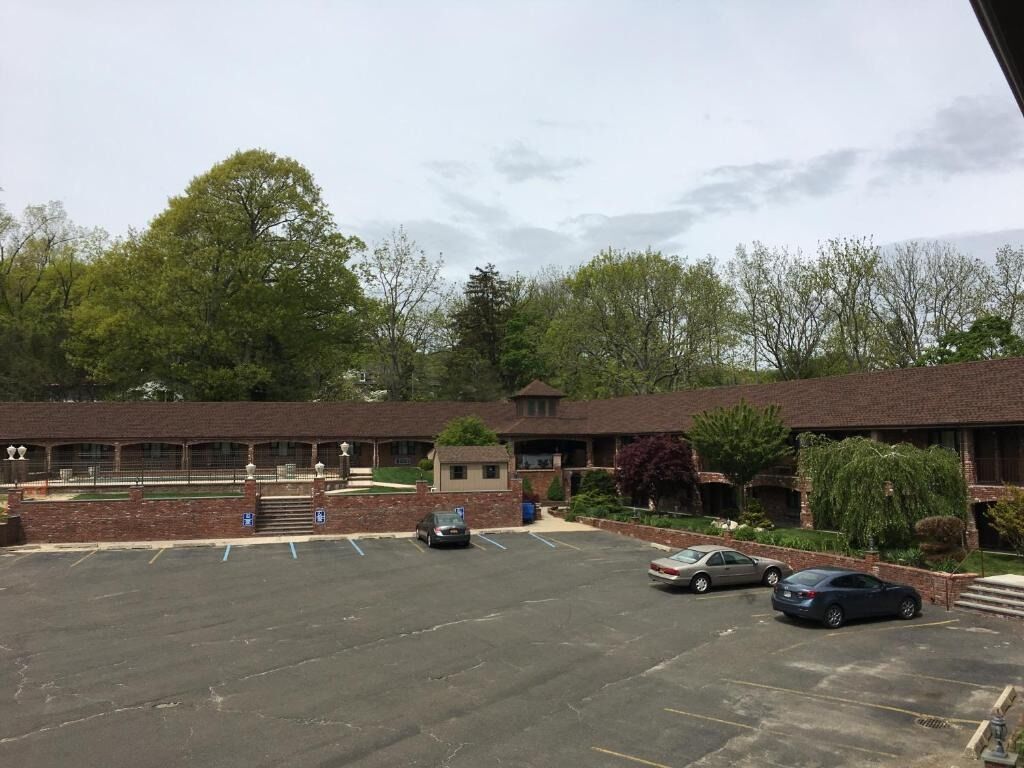Picture of Chalet Inn & Suites