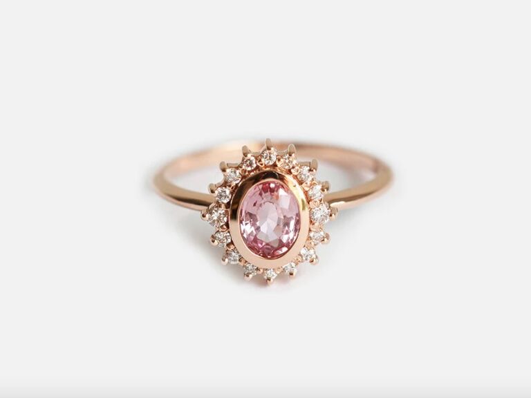 Capucinne Angie sapphire ring with diamonds in 14K yellow gold