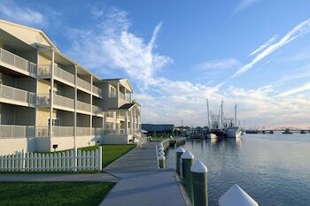 Picture of Hampton Inn & Suites Chincoteague Waterfront