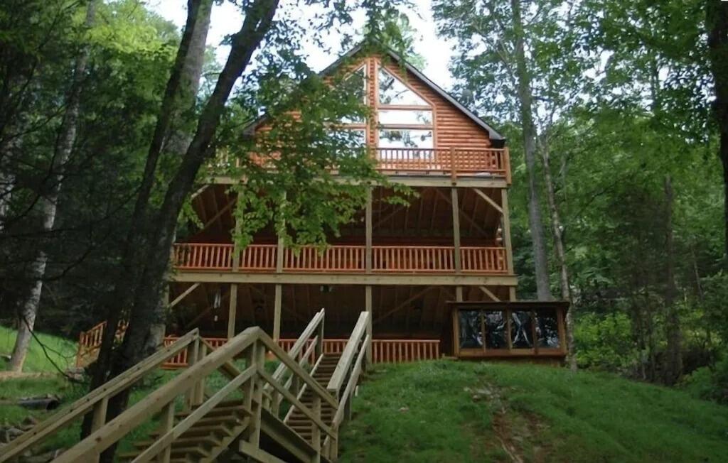 Picture of Lakeside Lodge Waterfront