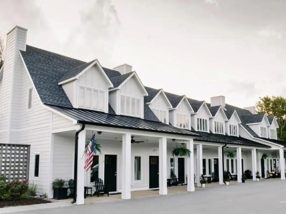 Picture of WILD HORSE INN