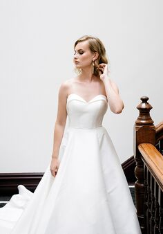 Essense of Australia D3320 Ball Gown Wedding Dress