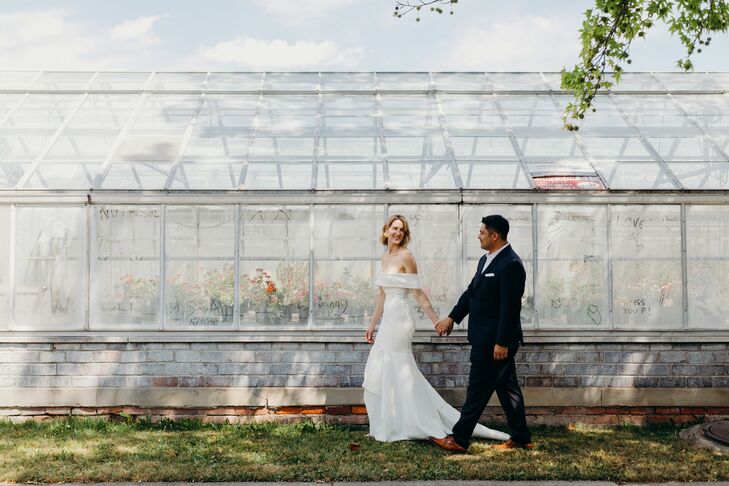 With a background in merchandising and visual displays, Kari Worges (36 and a store director) had a vision in mind for her wedding to Anthony Urbina (