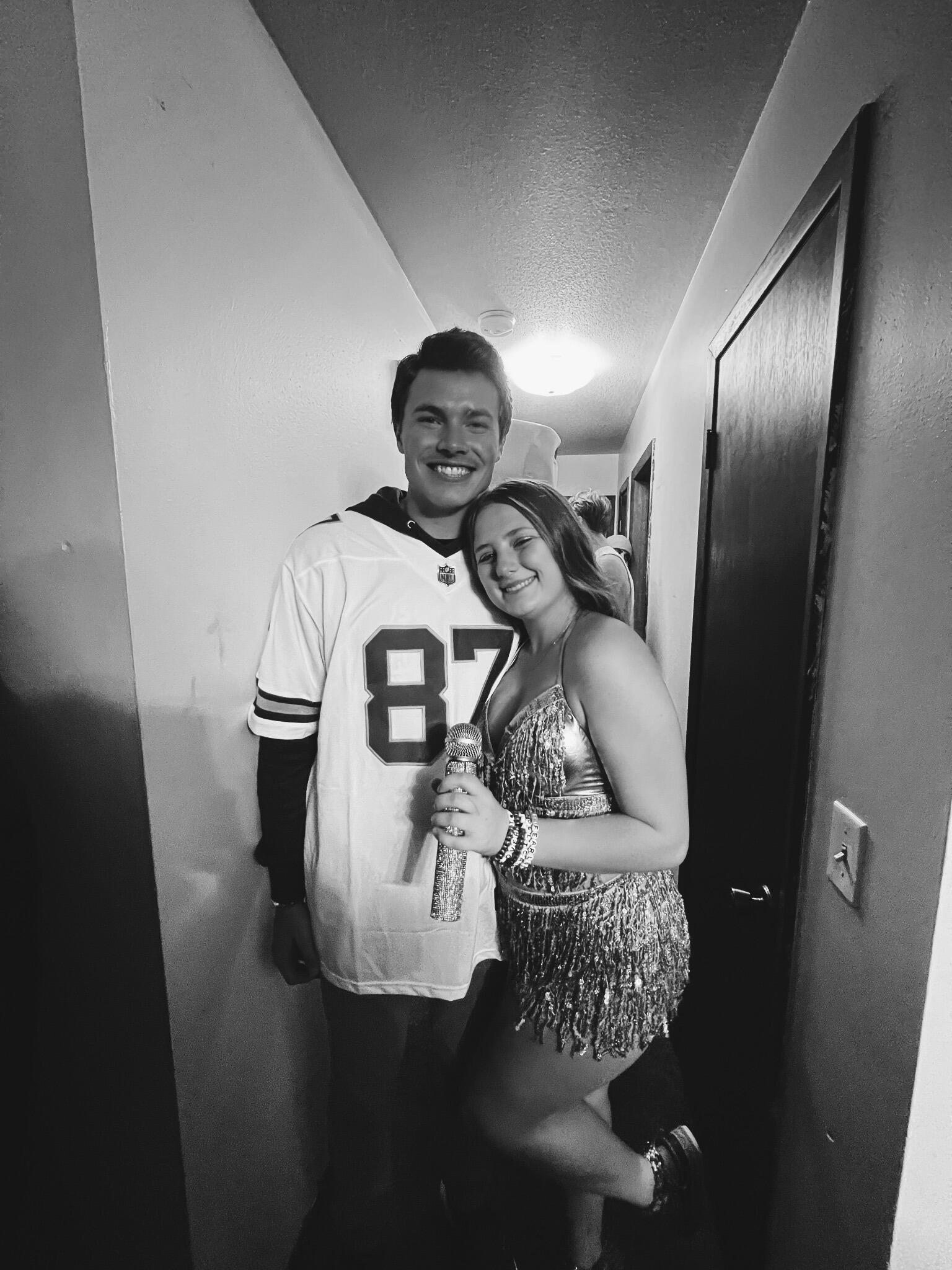 Halloween as Travis Kelce and Taylor Swift!