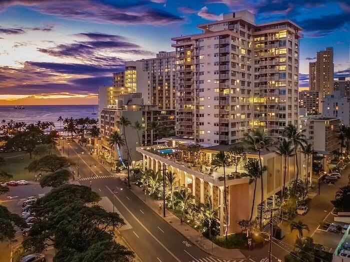 Picture of Queen Kapiʻolani Hotel Waikīkī Beach