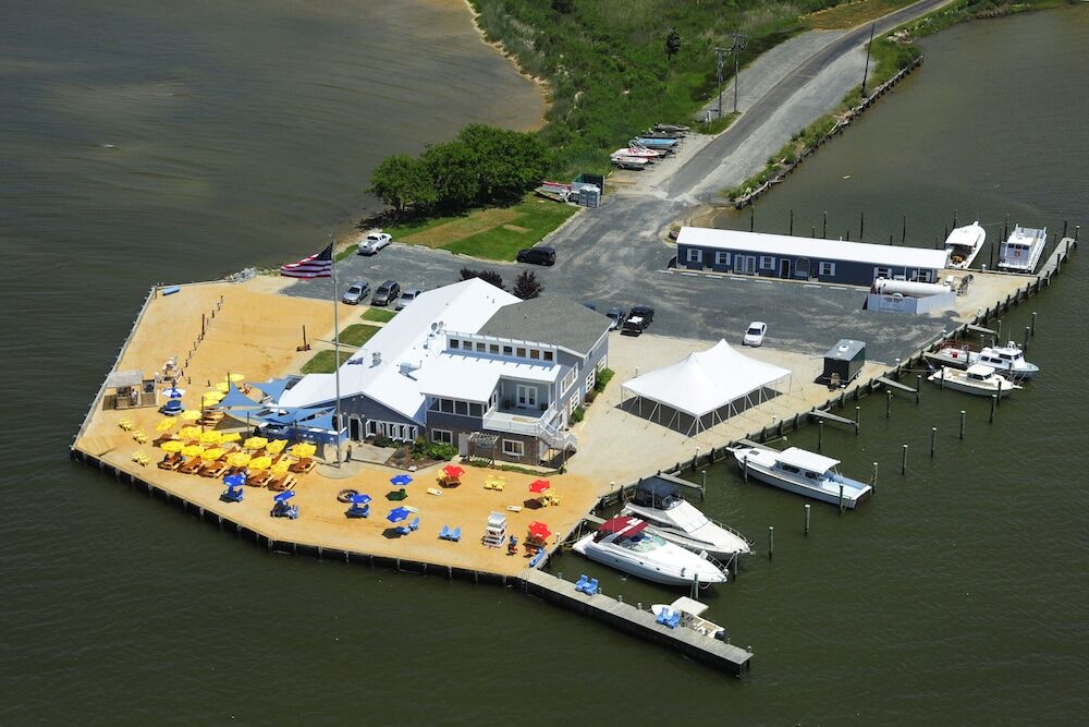 Picture of Lowes Wharf Marina Inn