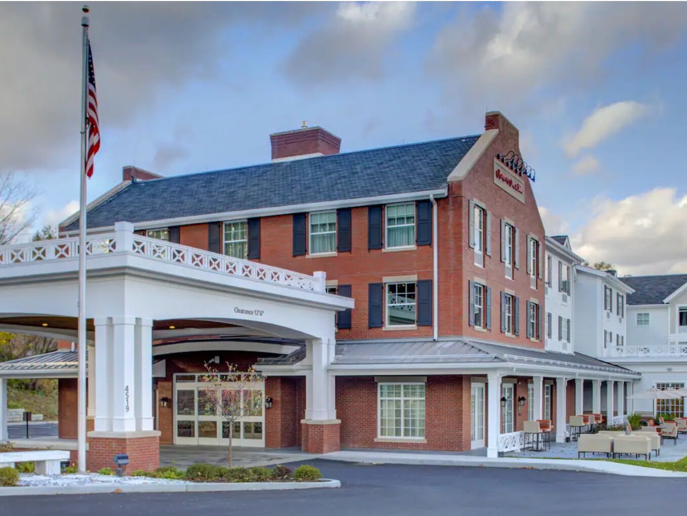 Picture of Hampton Inn and Suites by Hilton Manchester