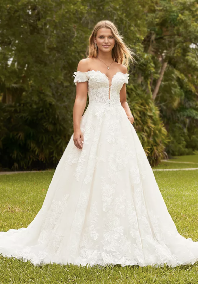 The Best Country Wedding Dresses For A Rustic Vibe