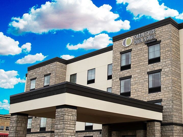 Picture of Cobblestone Hotel & Suites - Two Rivers