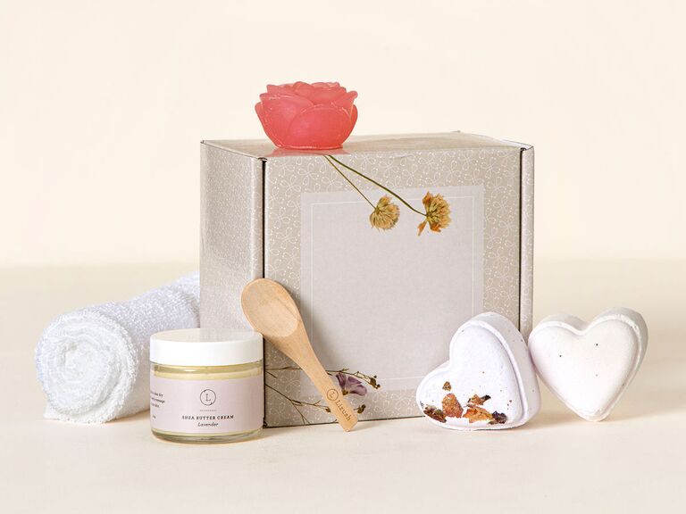 29 Wedding Day Gifts for Your Bride & Future Wife