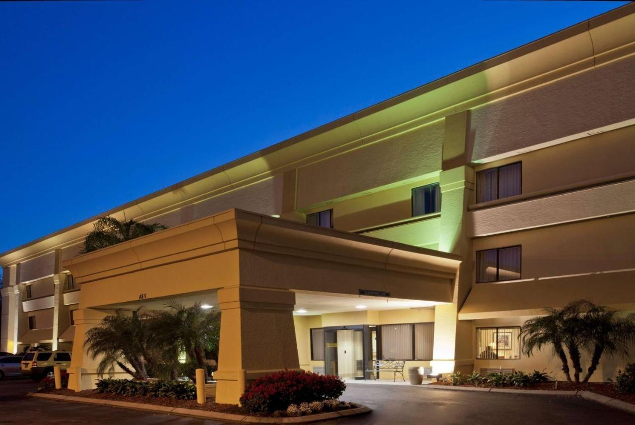 Picture of La Quinta Inn by Wyndham Tampa Fairgrounds - Casino