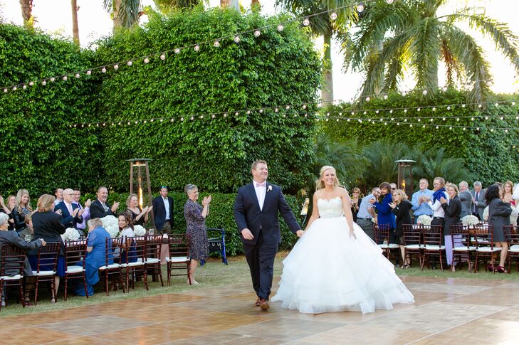 
                    Lauren Knott (27 and an associate merchant) and Andrew Pritchett’s (26 and in real estate) wedding was completely customized. By