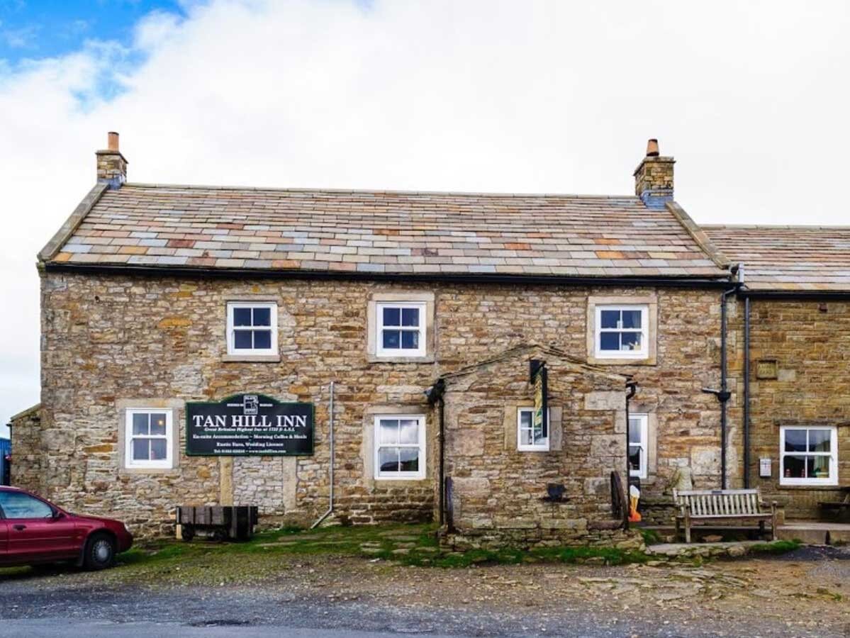 Picture of Tan Hill Inn