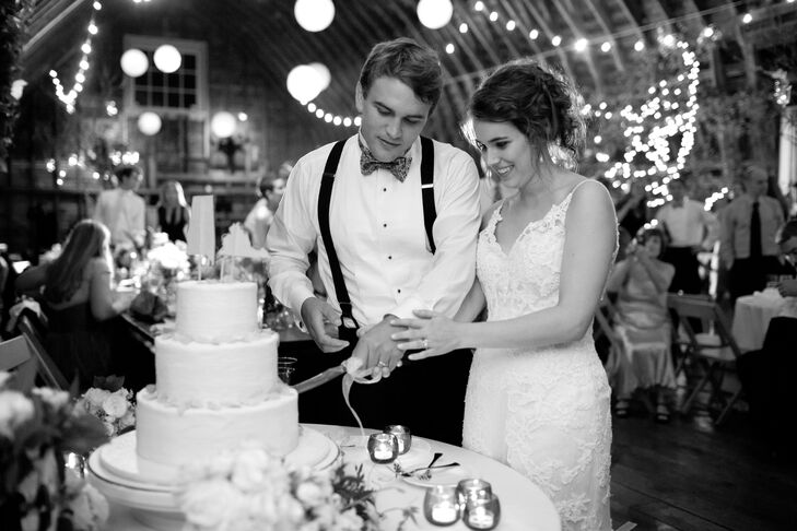 Each of the three tiers had a different flavor: pumpkin spice with buttercream frosting, chocolate with dark chocolate ganache and cream cheese frosting, and white cake with raspberry and chocolate frosting filling.