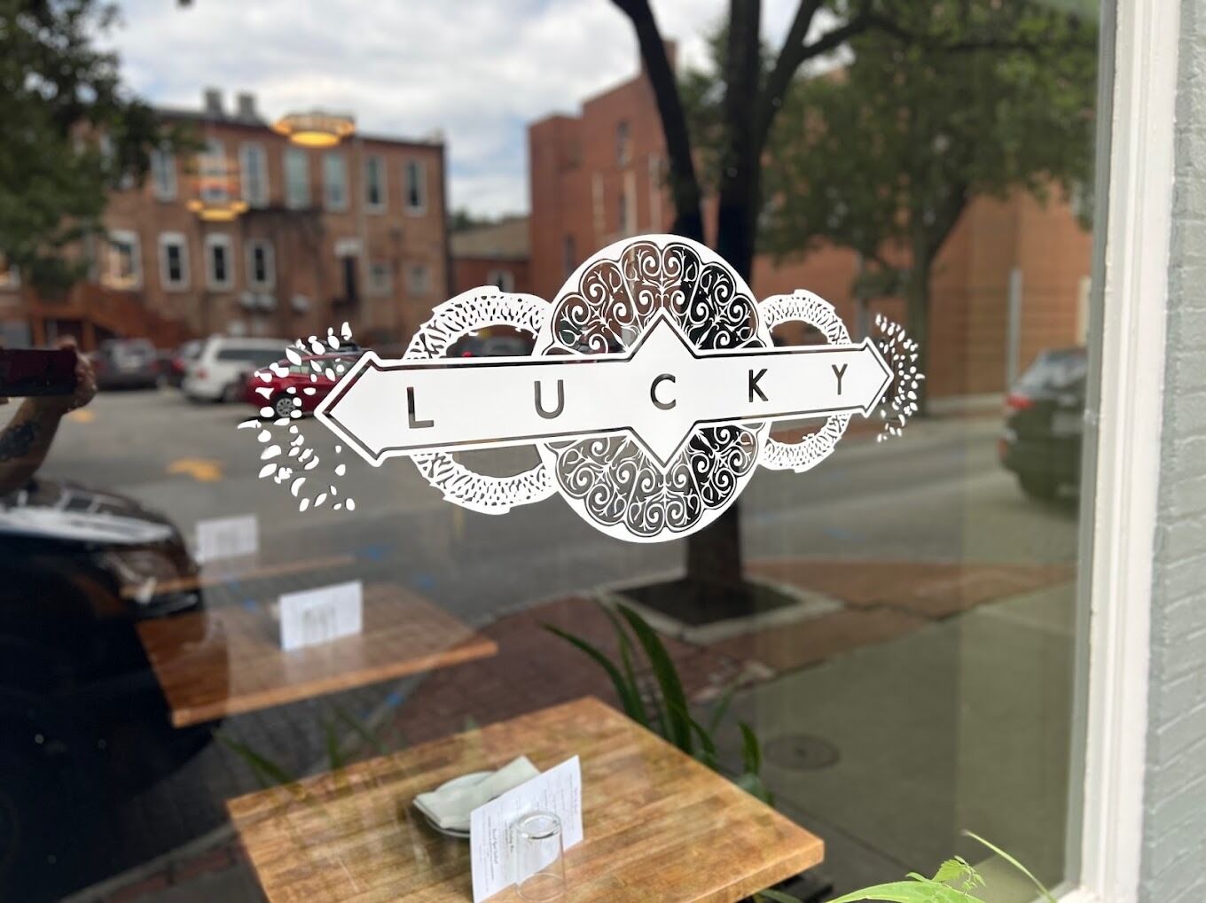 Picture of Lucky Restaurant
