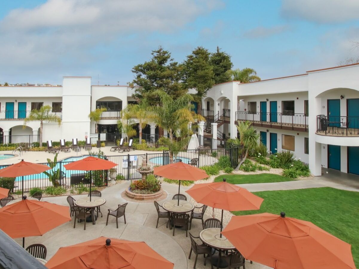 Picture of Oxford Suites Pismo Beach