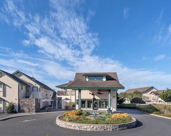 Picture of The Emerald Dolphin Inn 